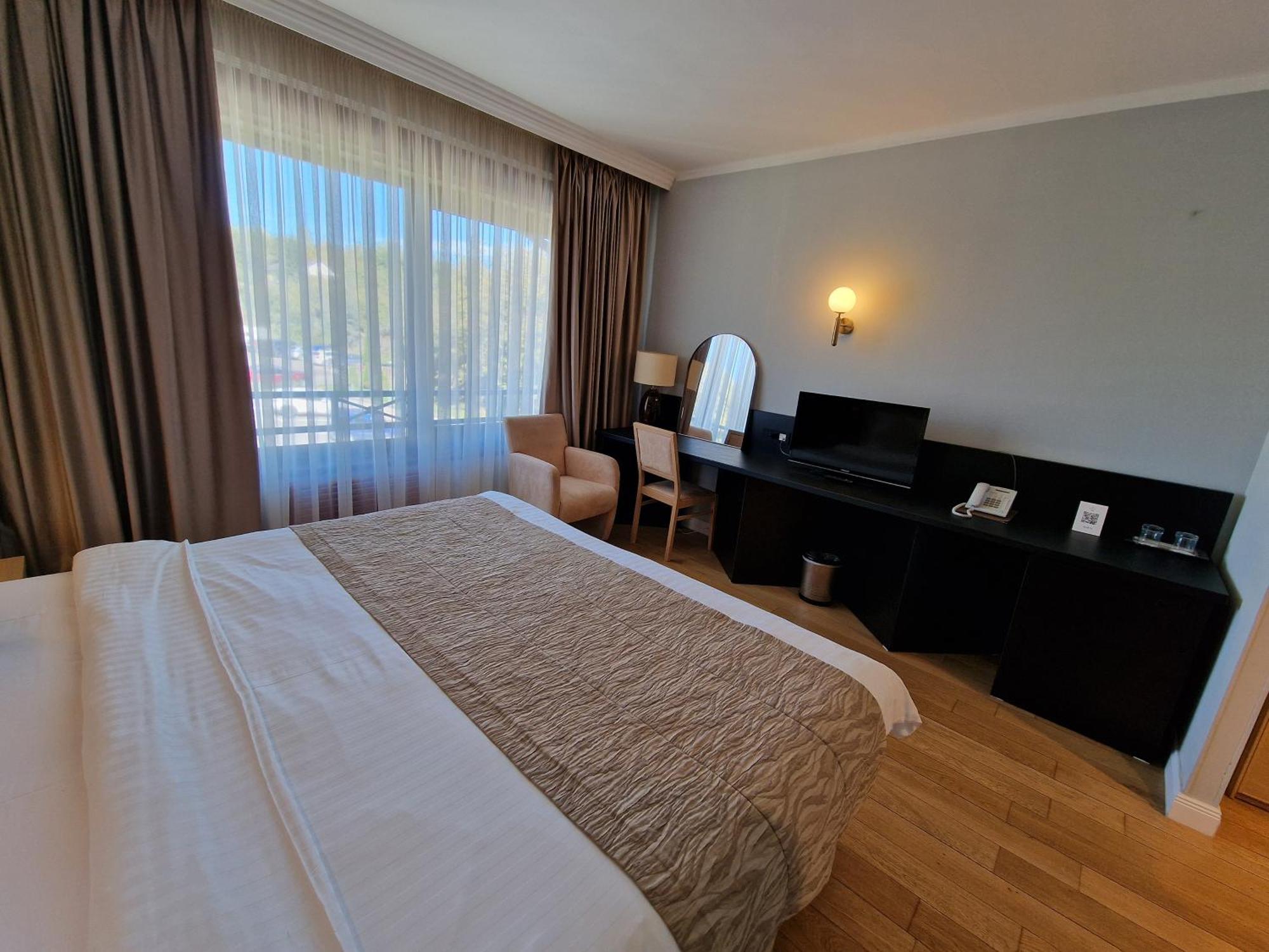 Sunny Hill Hotel 4*